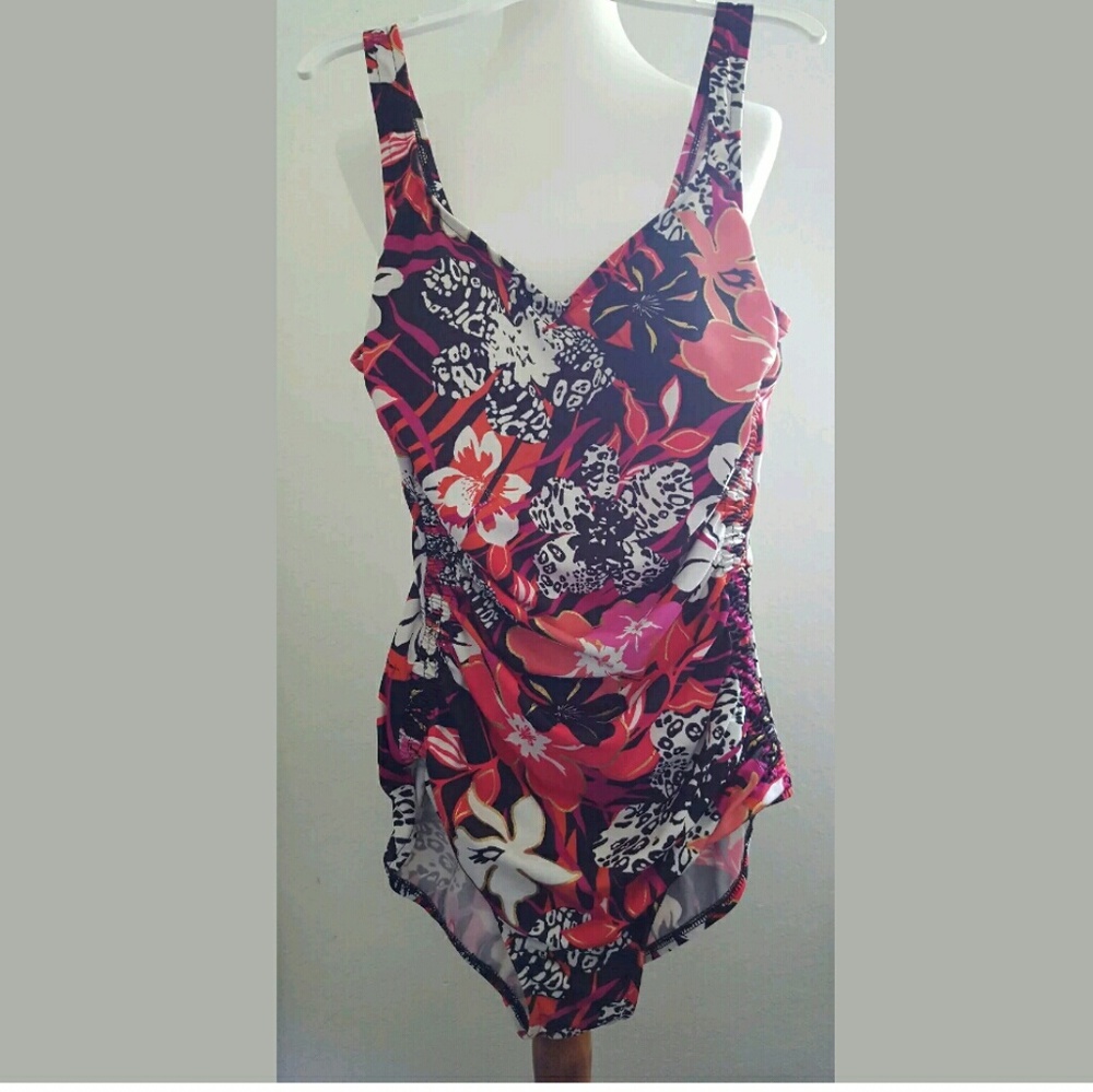 Rose Marie Reid size 14